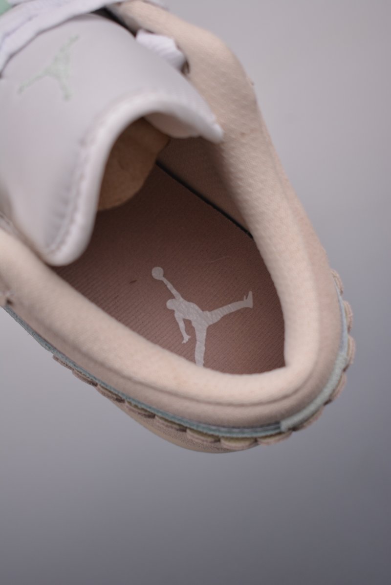 Air Jordan 1 Low 'White / Pink Toe' view
