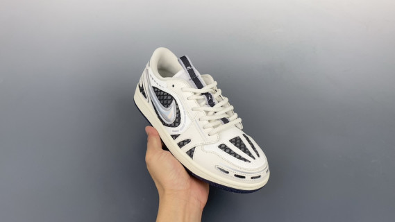 Air Jordan 1 Low 'White' view 1
