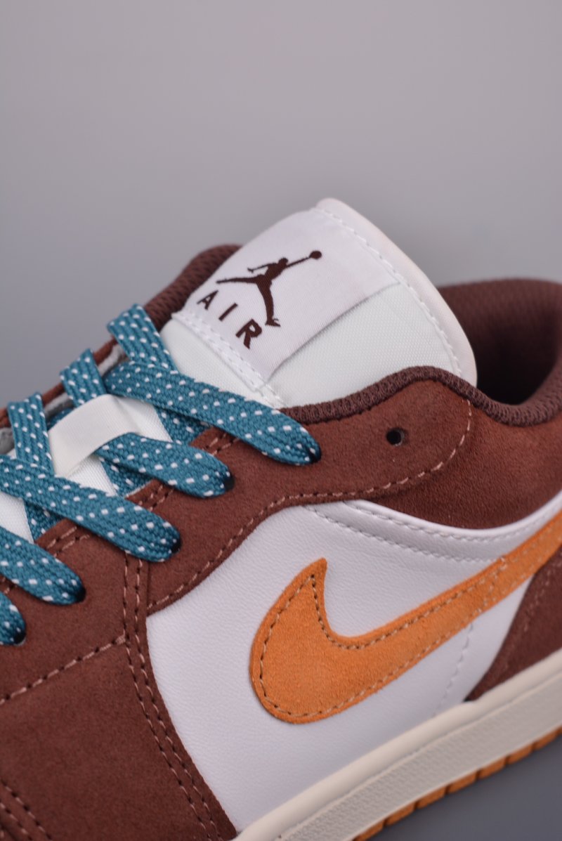 Air Jordan 1 Low 'White / Brown Toe' view