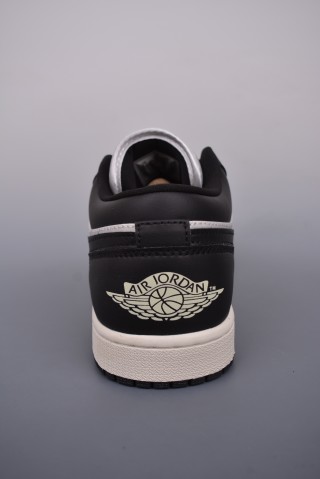 Air Jordan 1 Low 'Black / White Silk Panda' view 4