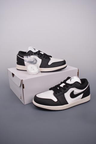 Air Jordan 1 Low 'Black / White Silk Panda' view 5