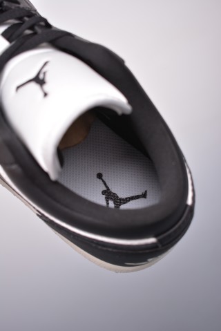 Air Jordan 1 Low 'Black / White Silk Panda' view 9