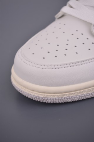 Air Jordan 1 Low 'Grey / White' view 6
