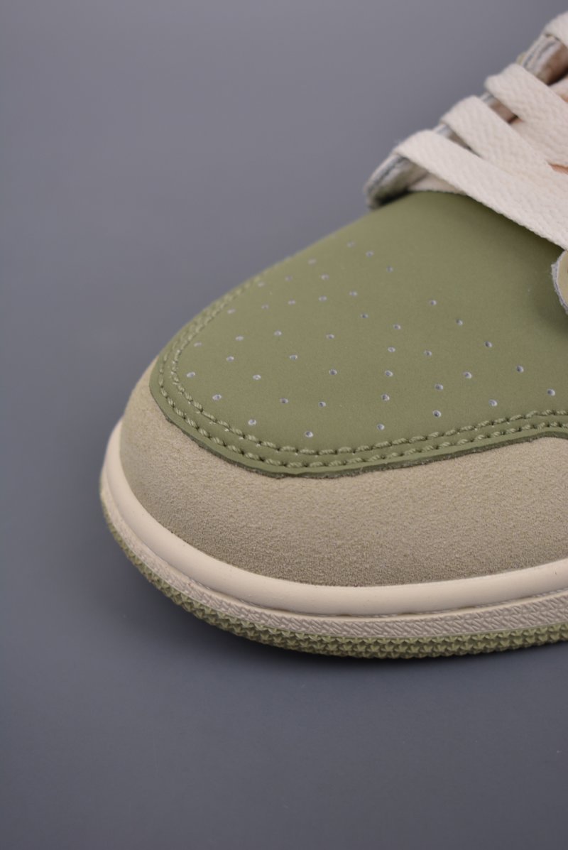 Air Jordan 1 Low 'Retro Green' view