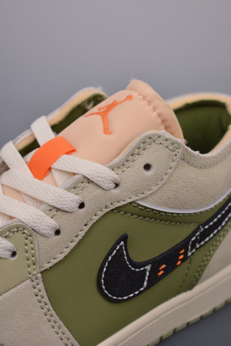 Air Jordan 1 Low 'Retro Green' view