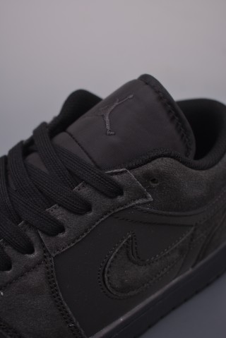Air Jordan 1 Low 'Black / Grey Toe' view 7