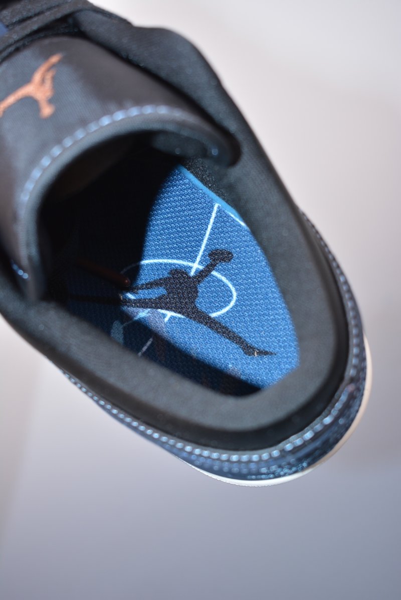 Air Jordan 1 Low 'Black / Blue Toe' view