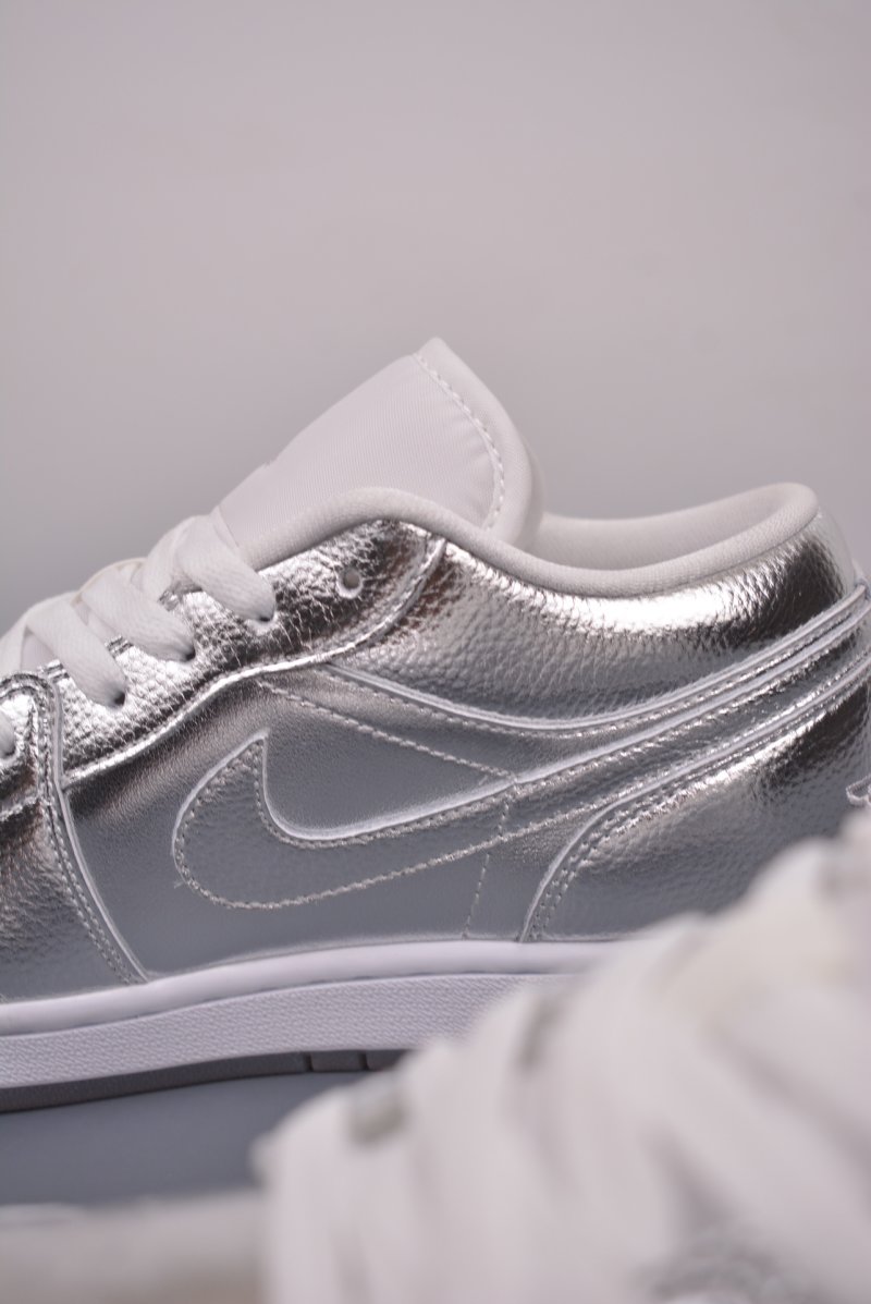 Air Jordan 1 Low 'White / Silver Toe' view