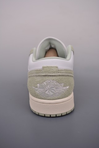 Air Jordan 1 Low 'White / Green Toe' view 4