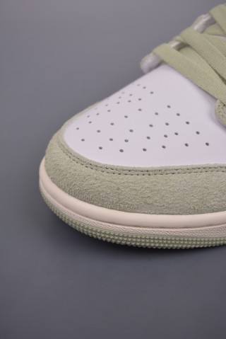 Air Jordan 1 Low 'White / Green Toe' view 6