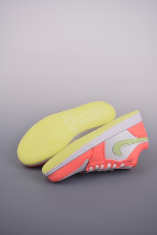 Air Jordan 1 Low 'Fluorescent Pink Toe' view 3