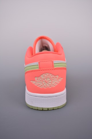 Air Jordan 1 Low 'Fluorescent Pink Toe' view 4