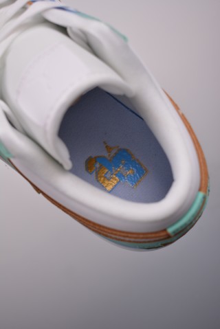 Air Jordan 1 Low 'White / Blue' view 9