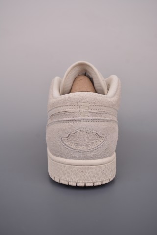 Air Jordan 1 Low 'Cream' view 4