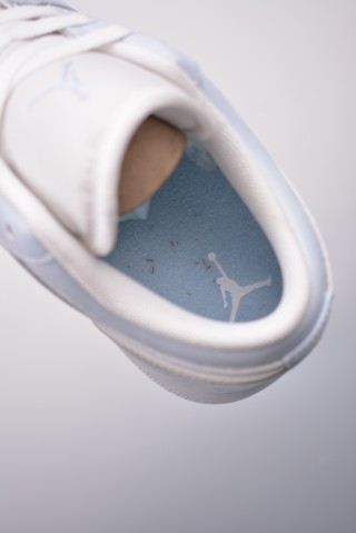 Air Jordan 1 Low 'Icy' view 9