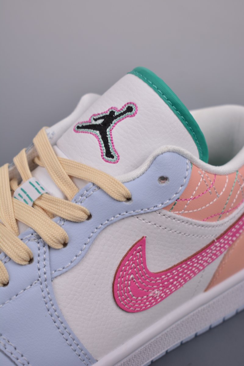 Air Jordan 1 Low 'Beige / Pink' view