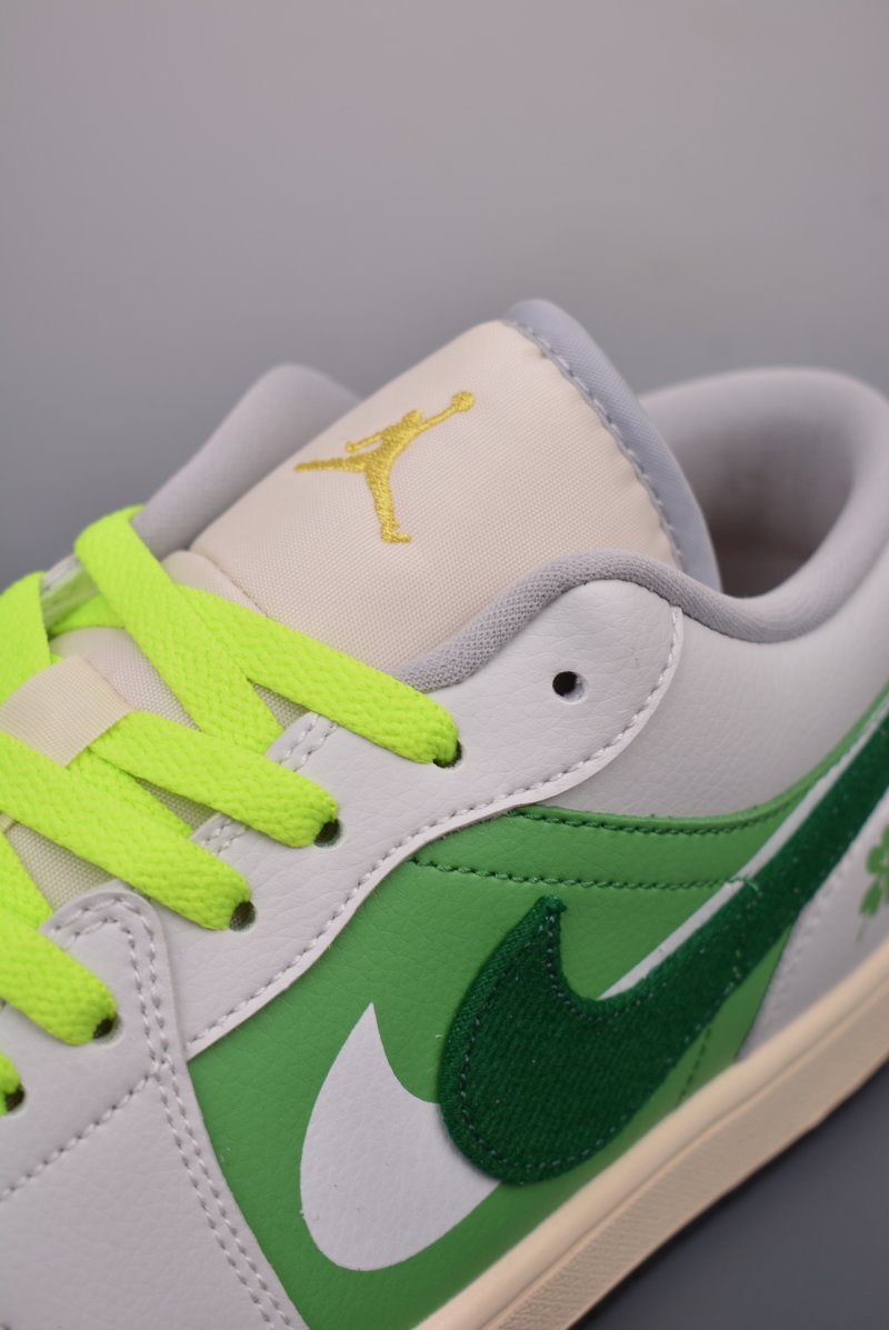 Air Jordan 1 Low 'White / Green' view