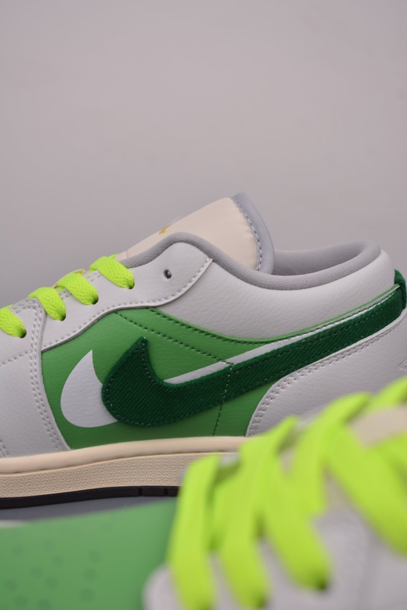 Air Jordan 1 Low 'White / Green' view