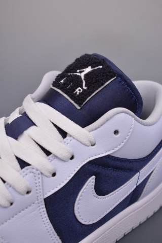 Air Jordan 1 Low 'White / Blue' view 7