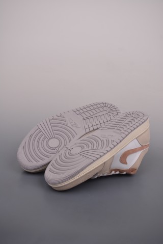 Air Jordan 1 Low 'Cream / Brown' view 3