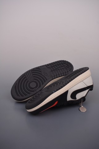 Air Jordan 1 Low 'Black / Red Gradient' view 3