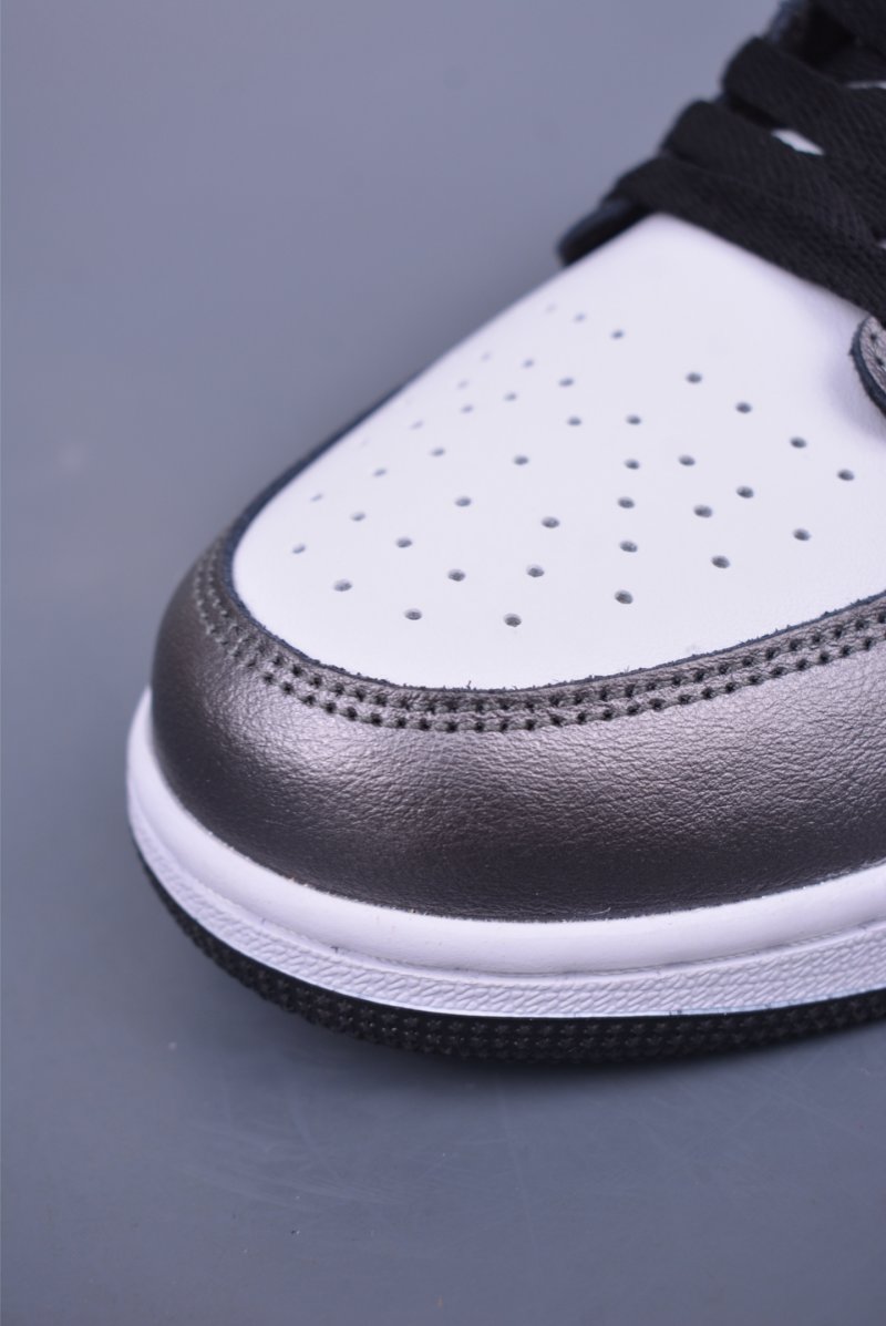Air Jordan 1 Low 'Purple / Black' view