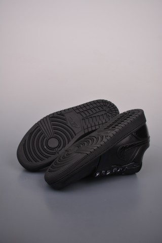 Air Jordan 1 Low 'Black Patent' view 3