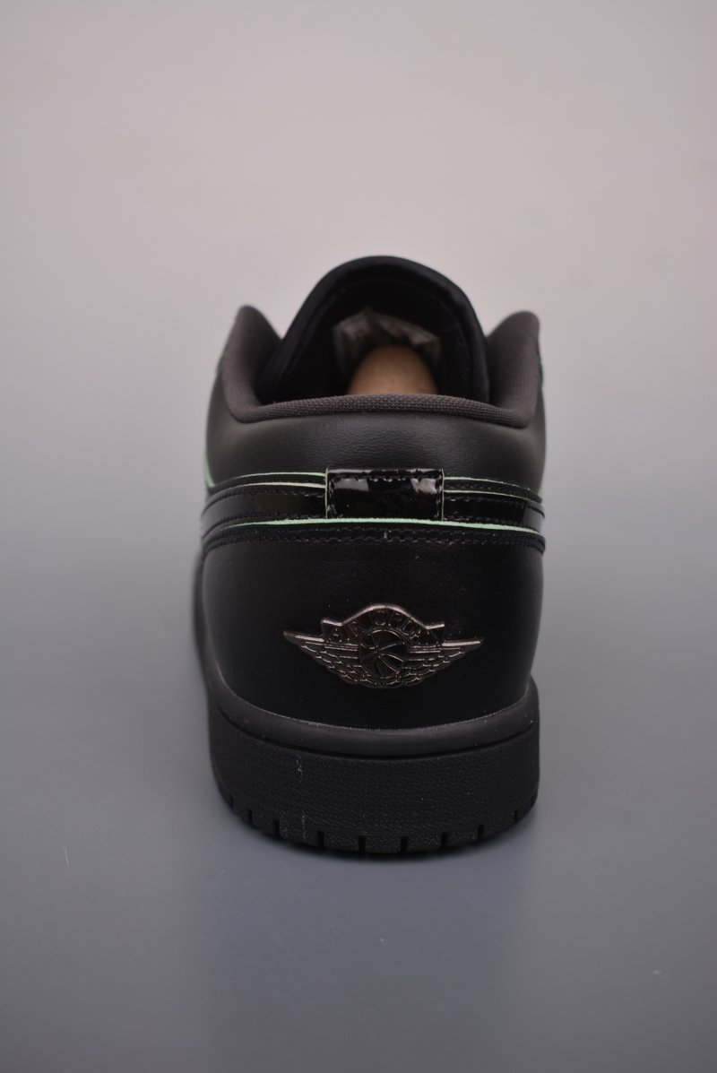 Air Jordan 1 Low 'Black / Green' view