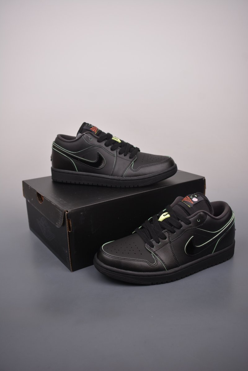 Air Jordan 1 Low 'Black / Green' view
