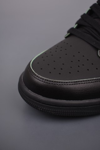 Air Jordan 1 Low 'Black / Green' view 6