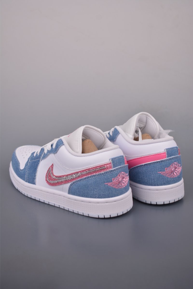Air Jordan 1 Low 'Blue / Pink' view