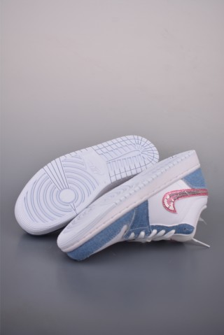 Air Jordan 1 Low 'Blue / Pink' view 3