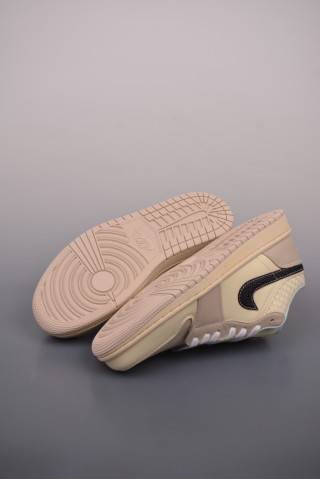 Air Jordan 1 Low 'Cream / Brown' view 3