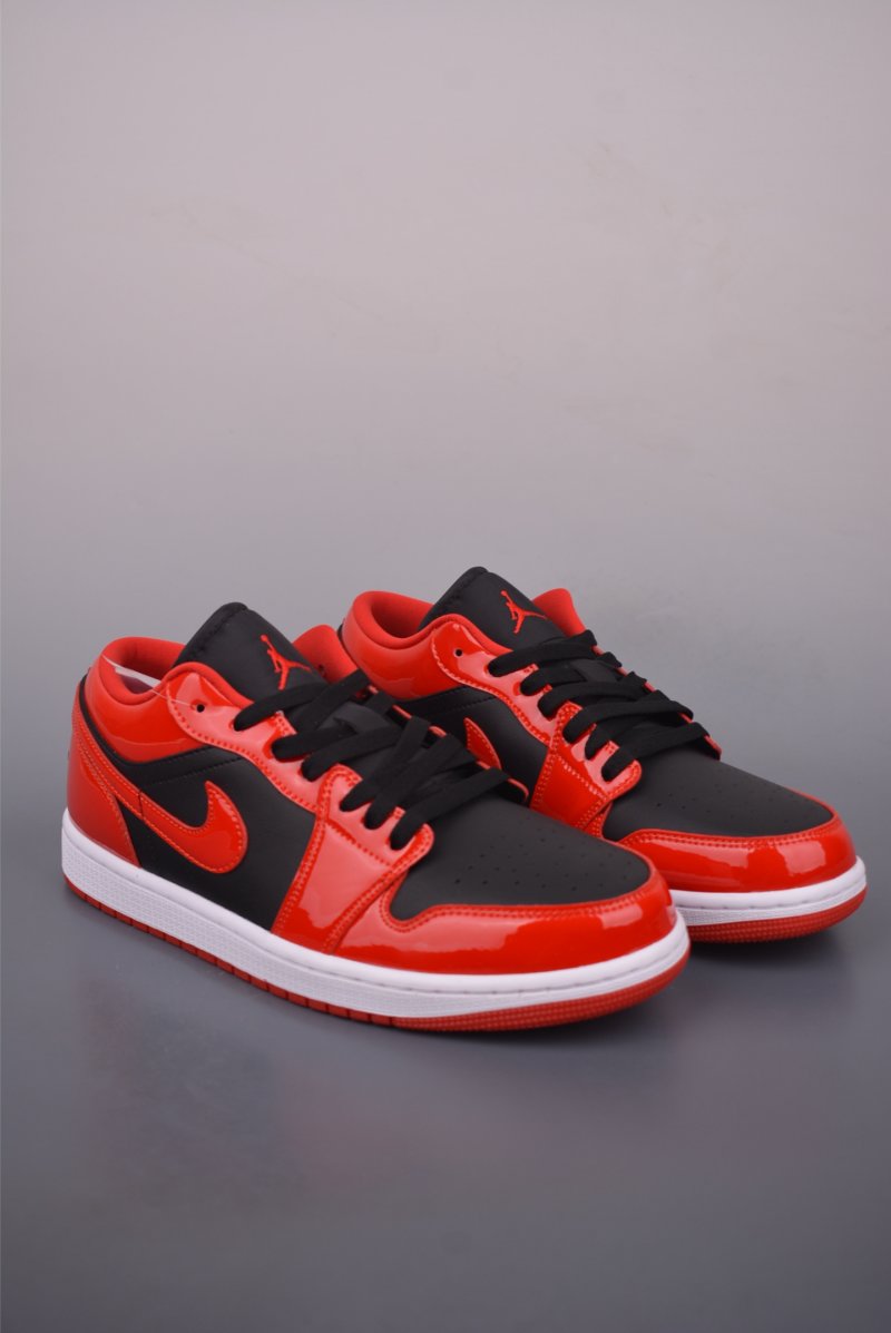 Air Jordan 1 Low 'Black / Red'