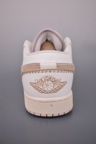 Air Jordan 1 Low 'White' view 4