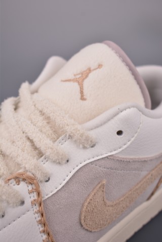 Air Jordan 1 Low 'White' view 7