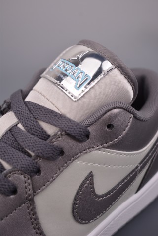 Air Jordan 1 Low 'Silver / Grey' view 7