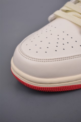 Air Jordan 1 Low 'White / Green' view 6