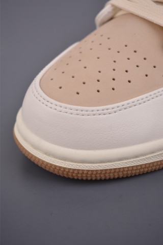 Air Jordan 1 Low 'White / Brown' view 6