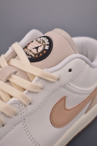 Air Jordan 1 Low 'White / Brown' view 7