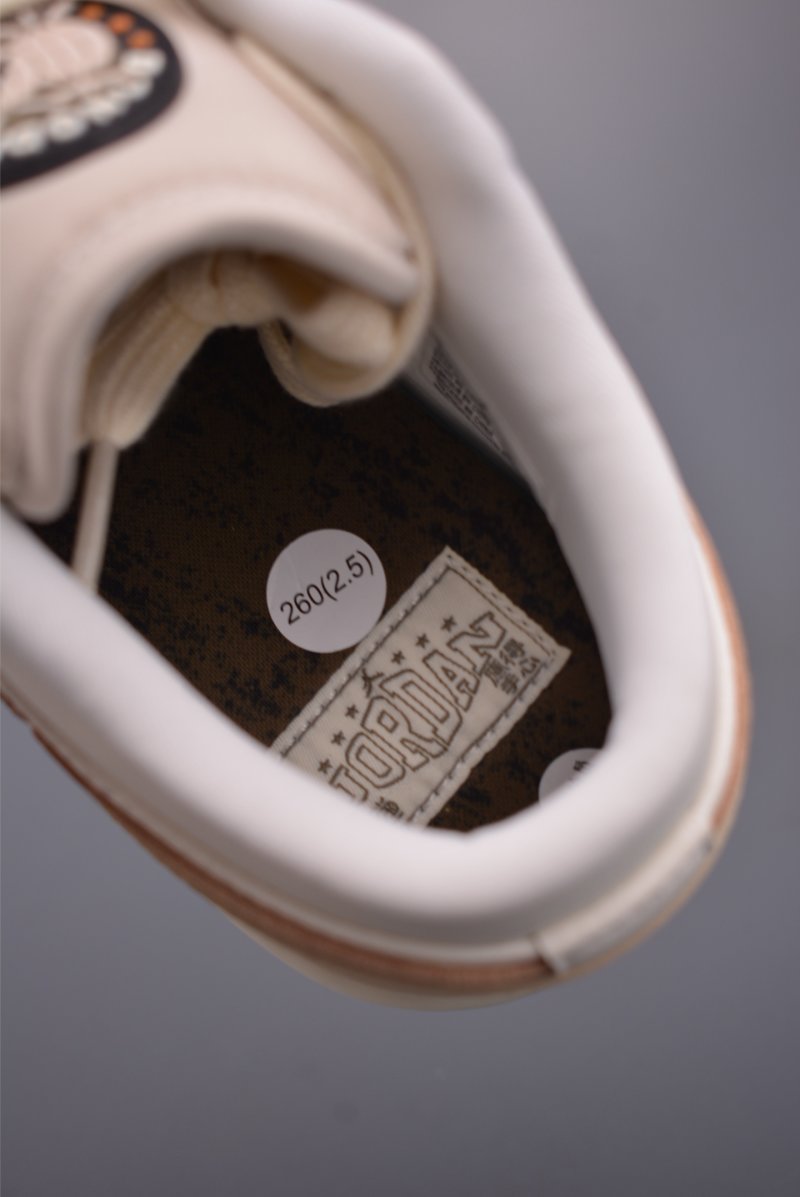 Air Jordan 1 Low 'White / Brown' view