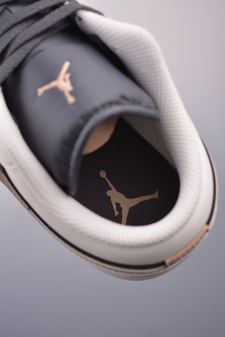 Air Jordan 1 Low 'Black / White / Brown' view 9