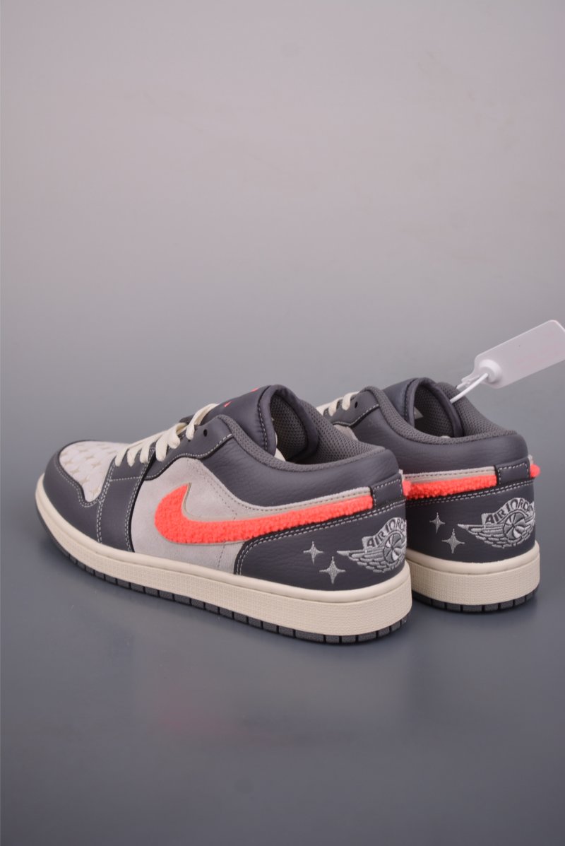 Air Jordan 1 Low 'Grey / Pink' view