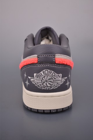 Air Jordan 1 Low 'Grey / Pink' view 4