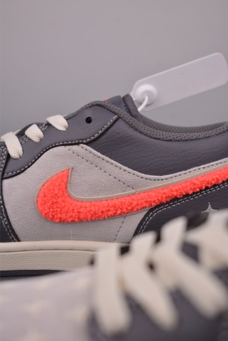 Air Jordan 1 Low 'Grey / Pink' view 8