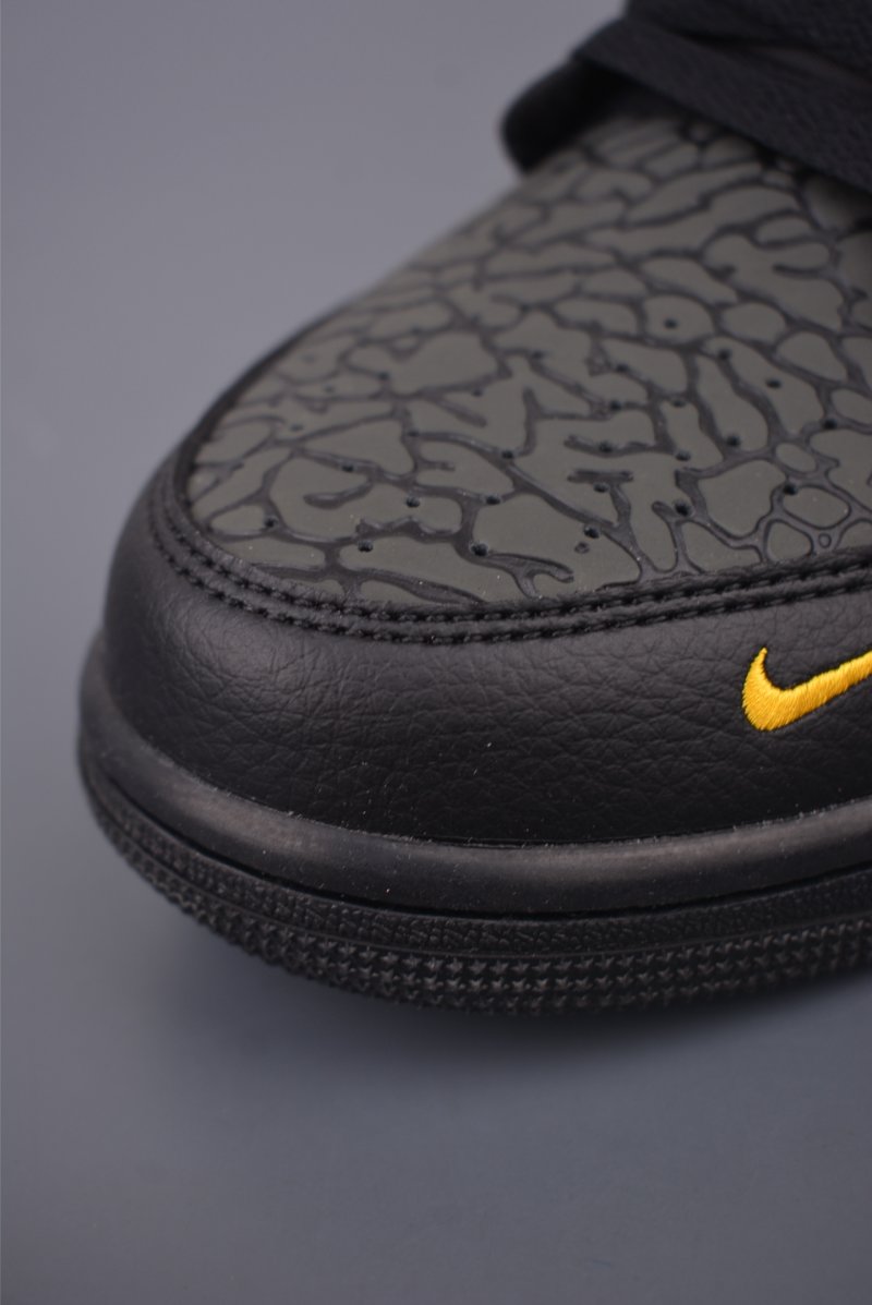 Air Jordan 1 Low 'Black / Gold' view