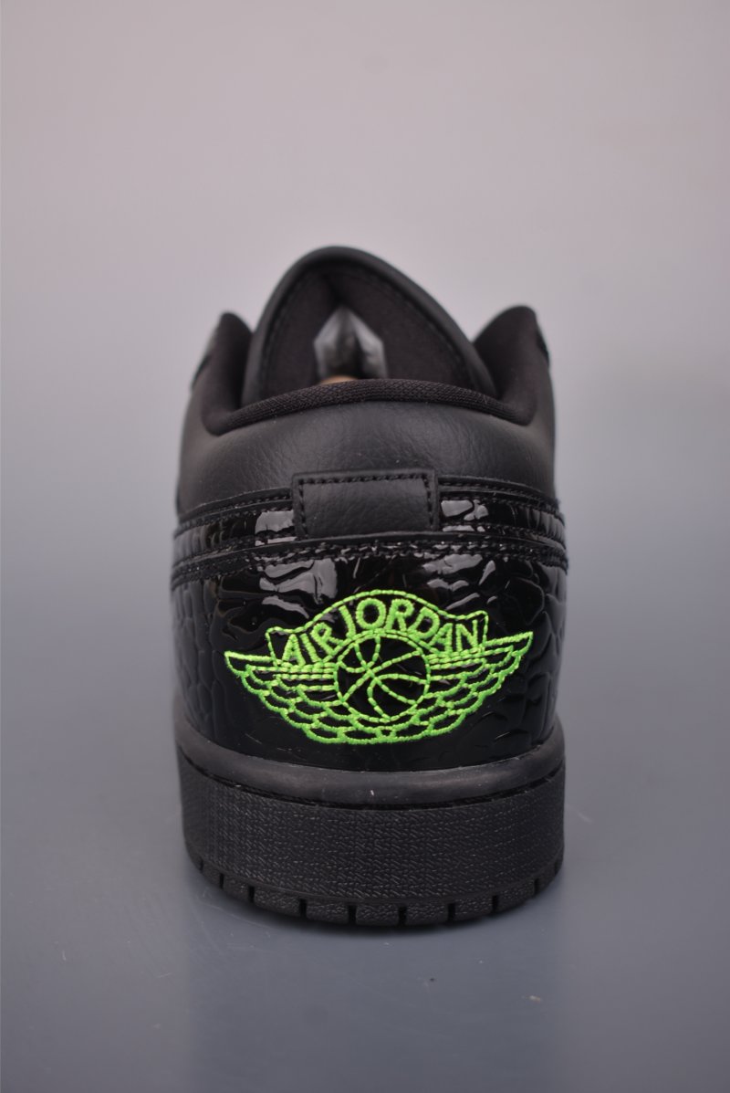 Air Jordan 1 Low 'Black / Green' view