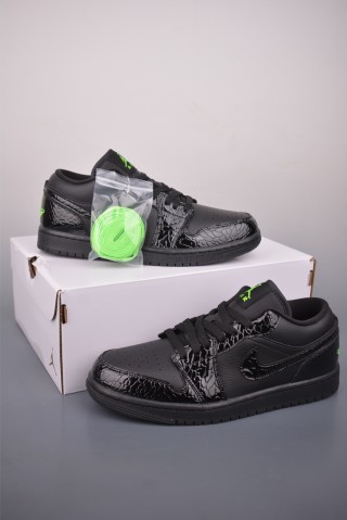 Air Jordan 1 Low 'Black / Green' view 5