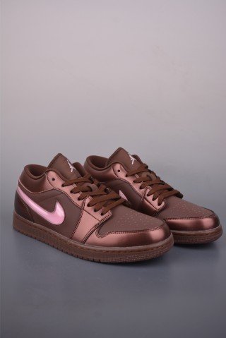 Air Jordan 1 Low 'Chocolate Brown' view 1