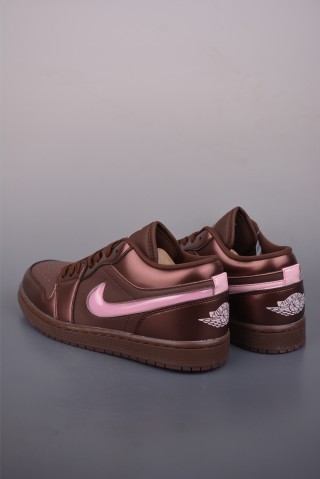 Air Jordan 1 Low 'Chocolate Brown' view 2